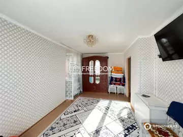 1-комнатная квартира, этаж 10 из 12, 36 м²