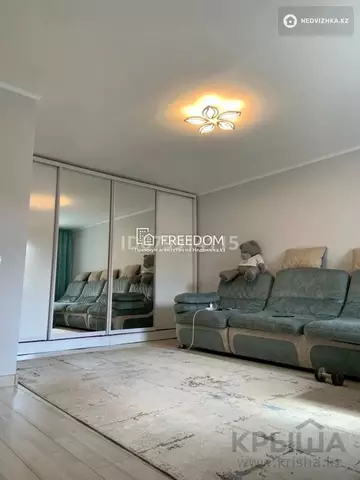 1-комнатная квартира, этаж 10 из 10, 44 м²