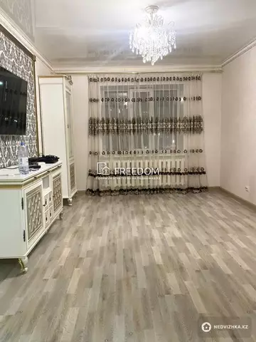 3-комнатная квартира, этаж 2 из 7, 80 м²