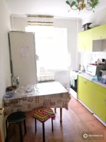 2-комнатная квартира, этаж 4 из 5, 52 м²