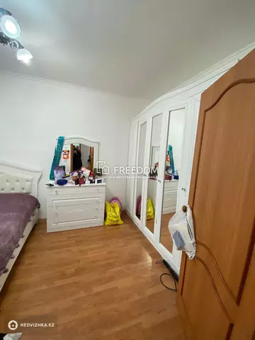 2-комнатная квартира, этаж 12 из 16, 61 м²