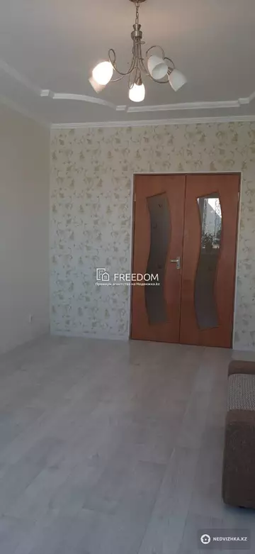 1-комнатная квартира, этаж 4 из 15, 48 м²
