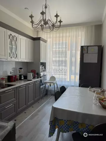 80 м², 3-комнатная квартира, этаж 8 из 10, 80 м², изображение - 1