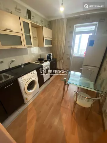 1-комнатная квартира, этаж 14 из 16, 37 м²