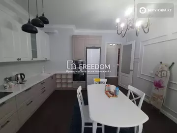 2-комнатная квартира, этаж 11 из 22, 85 м²