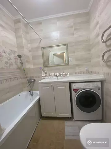 2-комнатная квартира, этаж 4 из 10, 50 м²