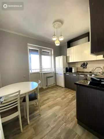 2-комнатная квартира, этаж 10 из 16, 52 м²