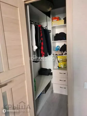 1-комнатная квартира, этаж 1 из 8, 38 м²