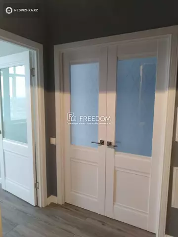 1-комнатная квартира, этаж 8 из 8, 38 м²