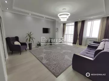 4-комнатная квартира, этаж 10 из 12, 102 м²