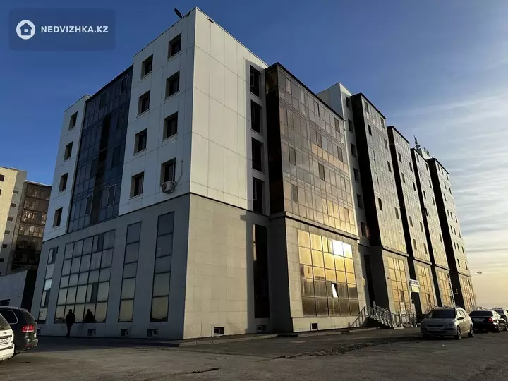 70.1 м², 2-комнатная квартира, этаж 2 из 10, 70 м², изображение - 1