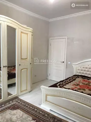 2-комнатная квартира, этаж 4 из 12, 62 м²