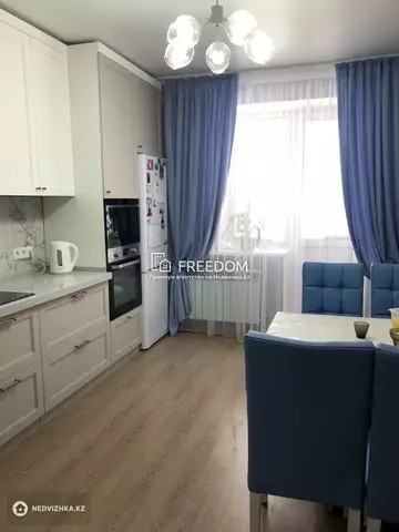4-комнатная квартира, этаж 7 из 7, 100 м²