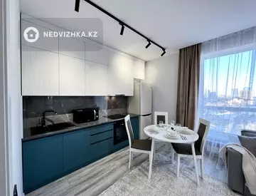 2-комнатная квартира, этаж 8 из 21, 52 м², посуточно