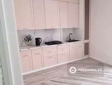 3-комнатная квартира, этаж 2 из 9, 100 м²