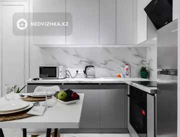 2-комнатная квартира, этаж 7 из 12, 55 м², посуточно