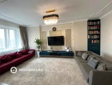 3-комнатная квартира, этаж 8 из 12, 98 м²