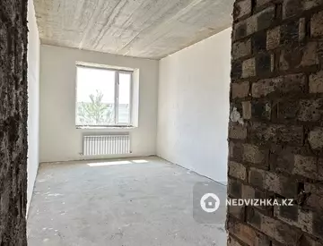 3-комнатная квартира, этаж 1 из 9, 92 м²