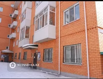 1-комнатная квартира, этаж 4 из 6, 42 м², по часам