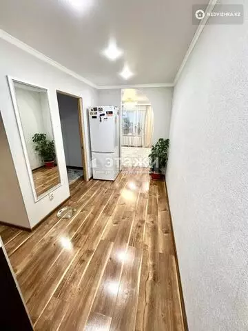 3-комнатная квартира, этаж 4 из 5, 52 м²