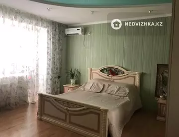 4-комнатная квартира, этаж 3 из 5, 140 м²