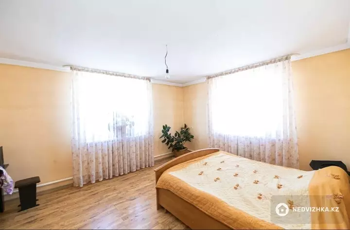 210 м², 6-комнатный дом, 10 соток, 210 м², изображение - 1