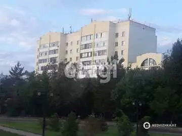 1-комнатная квартира, этаж 1 из 9, 36 м²