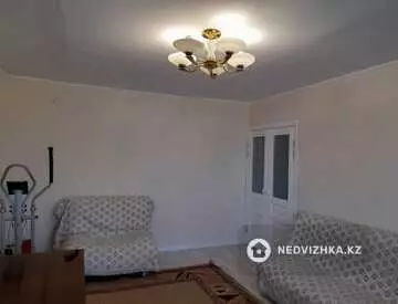 4-комнатная квартира, этаж 5 из 5, 74 м²