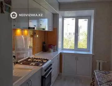 4-комнатная квартира, этаж 5 из 5, 74 м²