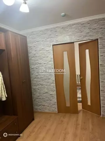 1-комнатная квартира, этаж 3 из 12, 33 м²