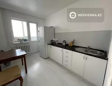 3-комнатная квартира, этаж 8 из 12, 82 м²