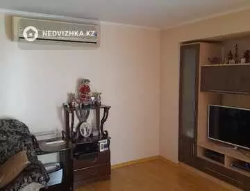 4-комнатная квартира, этаж 5 из 6, 100 м²