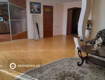 4-комнатная квартира, этаж 5 из 6, 100 м²