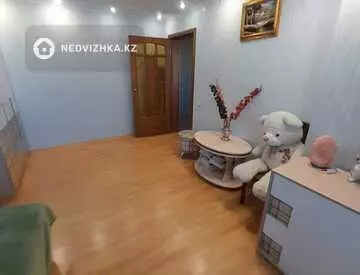 4-комнатная квартира, этаж 5 из 6, 100 м²