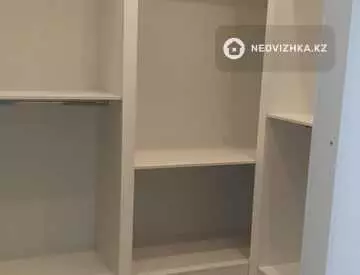 3-комнатная квартира, этаж 8 из 5, 118 м², на длительный срок