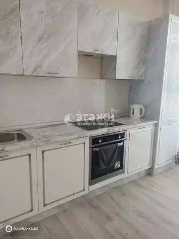 1-комнатная квартира, этаж 8 из 9, 37 м²