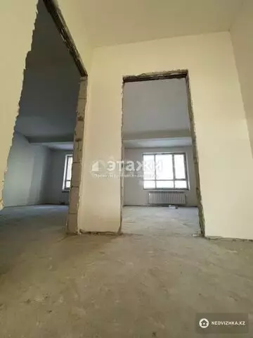 210.5 м², 4-комнатная квартира, этаж 1 из 3, 210 м², изображение - 2