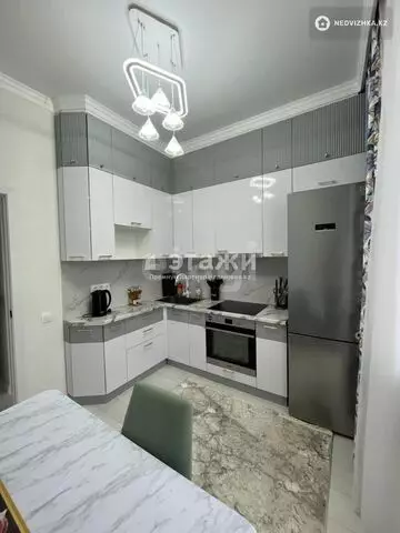 2-комнатная квартира, этаж 8 из 10, 43 м²
