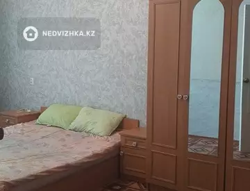 1-комнатная квартира, этаж 4 из 5, 43 м², на длительный срок