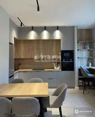 2-комнатная квартира, этаж 9 из 9, 65 м²