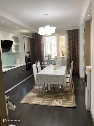 3-комнатная квартира, этаж 3 из 18, 103 м²