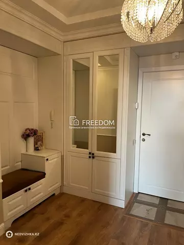 3-комнатная квартира, этаж 10 из 12, 99 м²