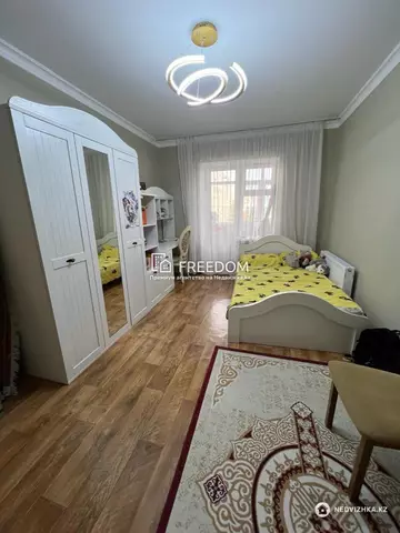 3-комнатная квартира, этаж 4 из 9, 95 м²