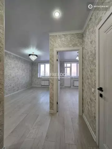 2-комнатная квартира, этаж 9 из 9, 37 м²