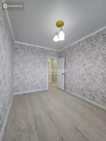 2-комнатная квартира, этаж 9 из 9, 37 м²