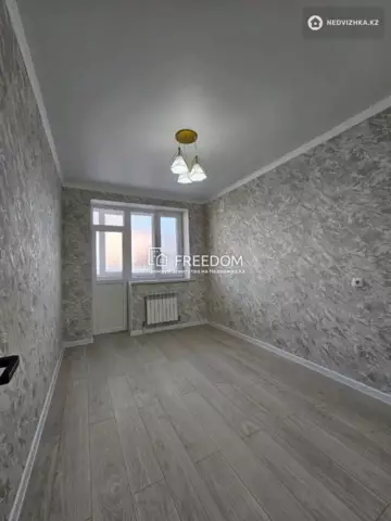 2-комнатная квартира, этаж 9 из 9, 37 м²