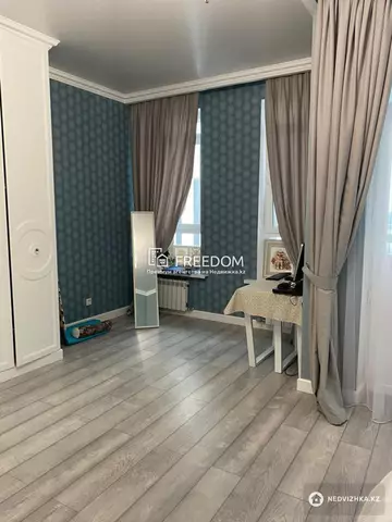 3-комнатная квартира, этаж 10 из 13, 90 м²