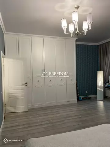 3-комнатная квартира, этаж 10 из 13, 90 м²