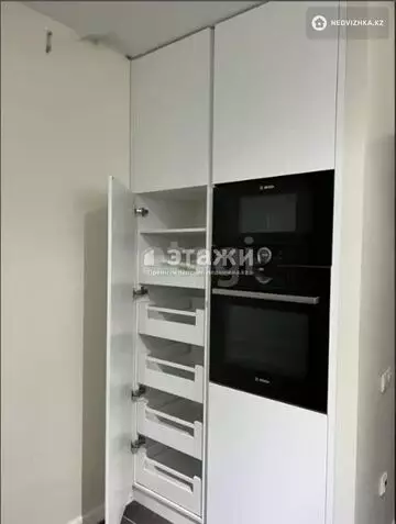 4-комнатная квартира, этаж 5 из 10, 161 м²