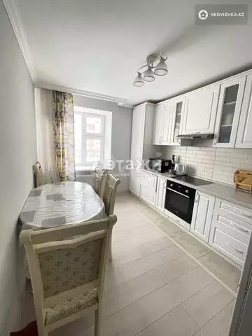 2-комнатная квартира, этаж 3 из 9, 60 м²